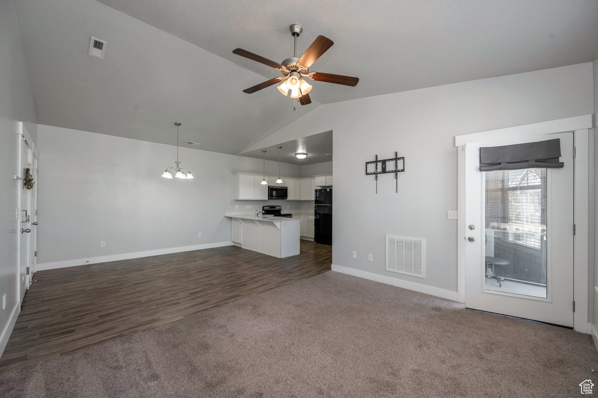 Vineyard, Utah 84059, United States, 3 Bedrooms Bedrooms, ,2 BathroomsBathrooms,Residential,Active,152231