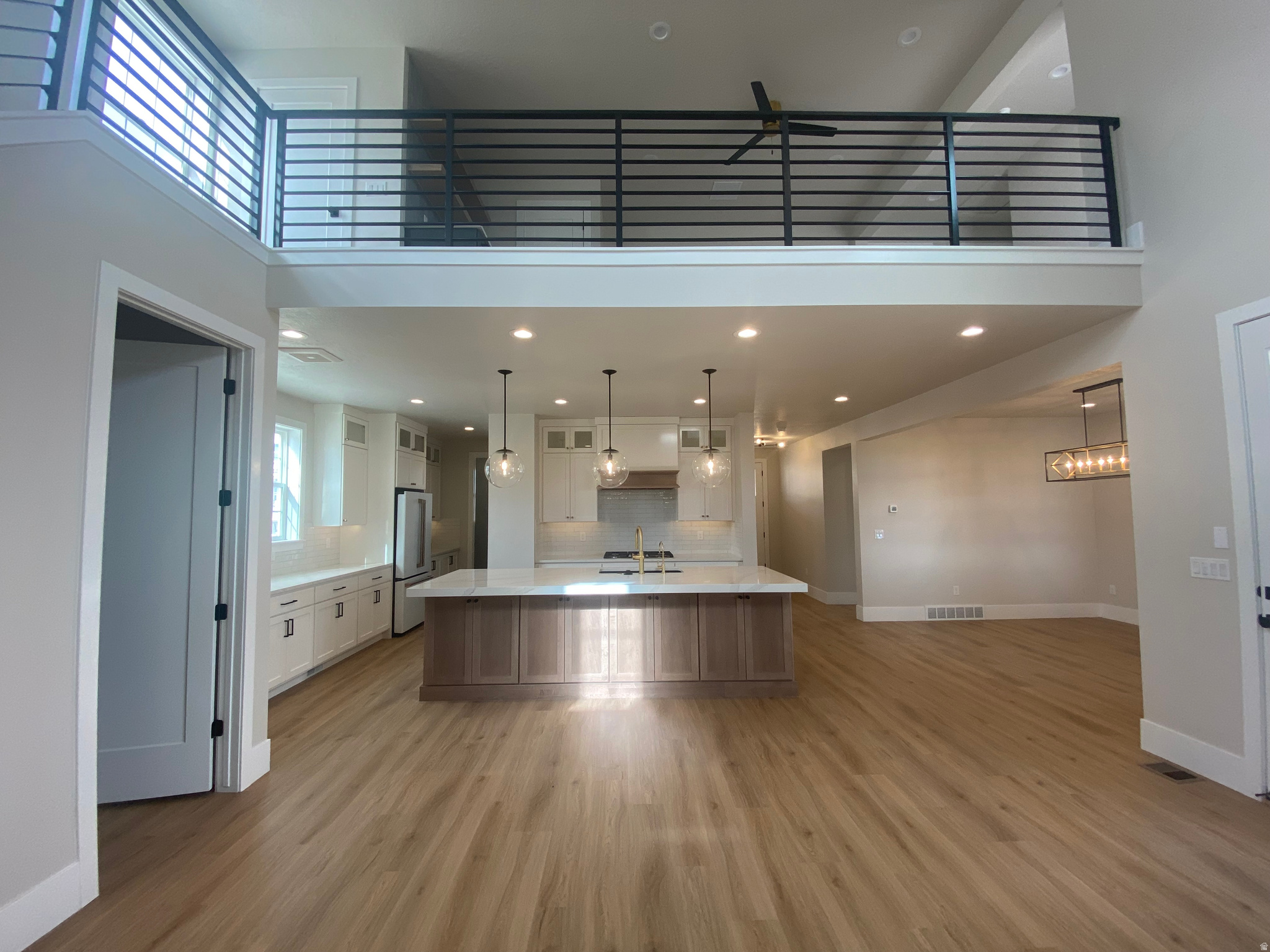 DAYBREAK - Residential