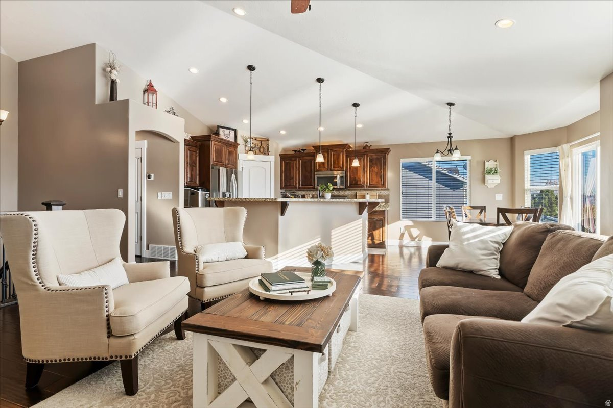 DIAMOND SUMMIT UNIT 1 - Residential