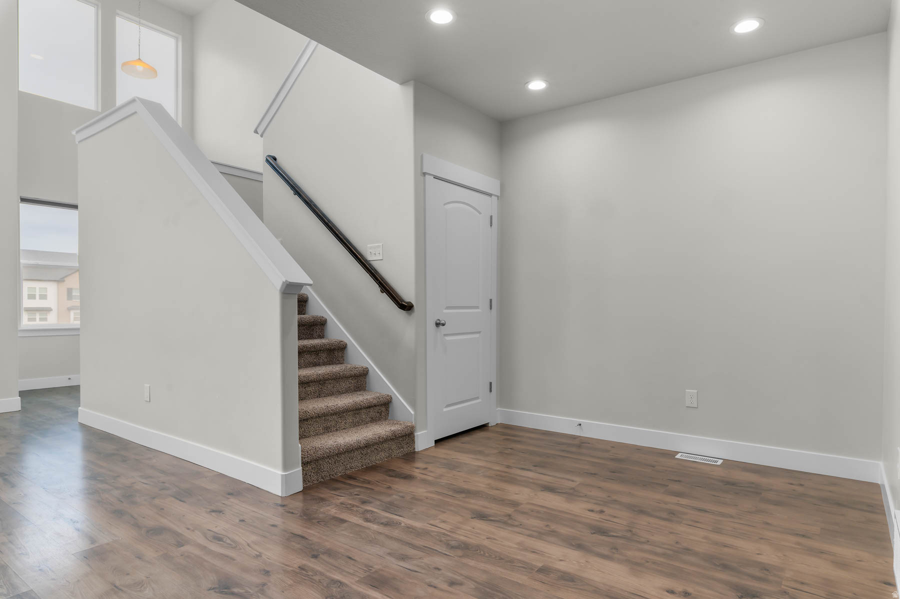 MOUNTAIN RIDGE - Residential