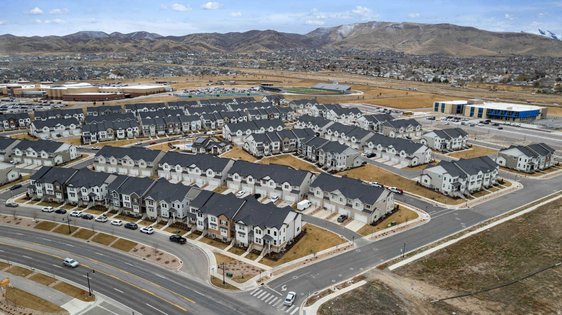 MOUNTAIN RIDGE - Residential