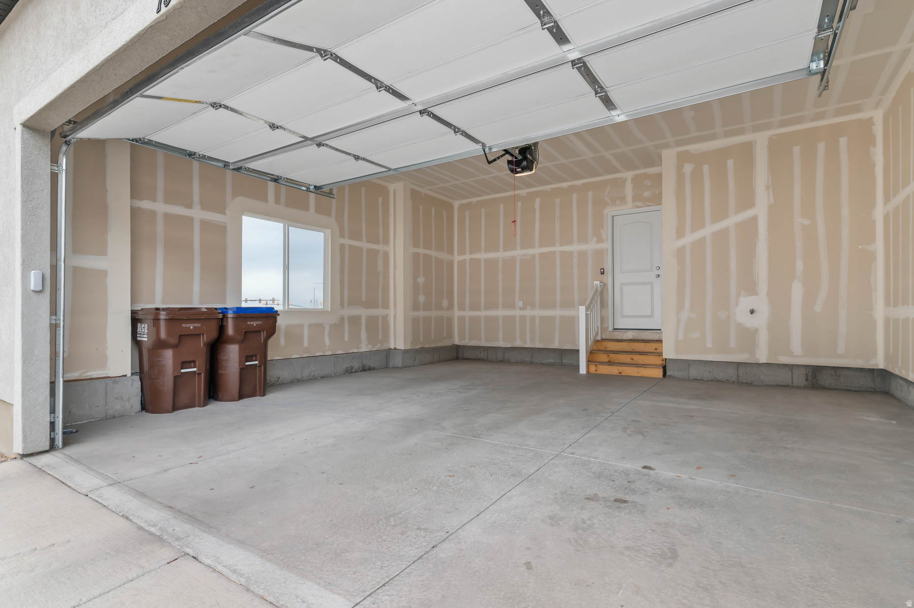 MOUNTAIN RIDGE - Residential