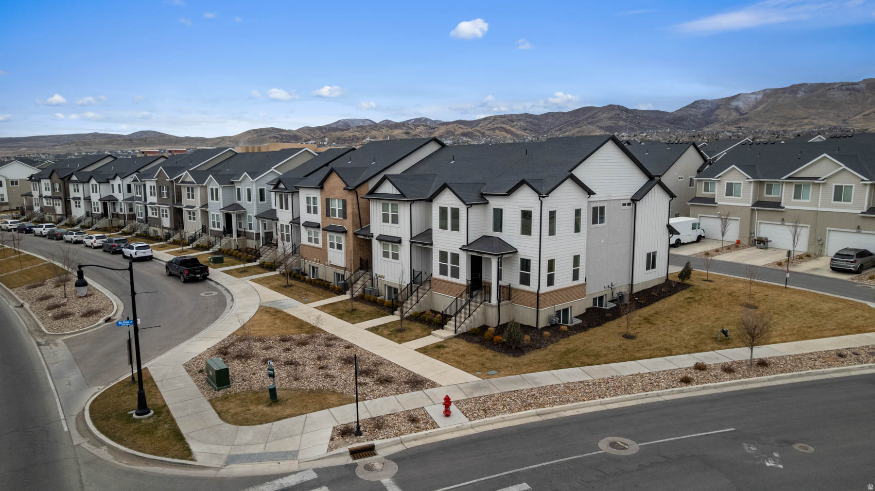 MOUNTAIN RIDGE - Residential