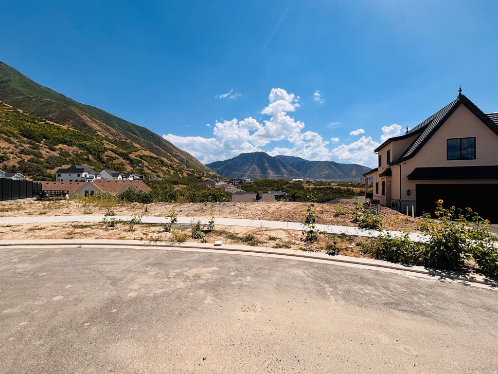 Photo of 3482 S COBBLESTONE CT #39, Mapleton, UT 84664 (MLS # 2179158)