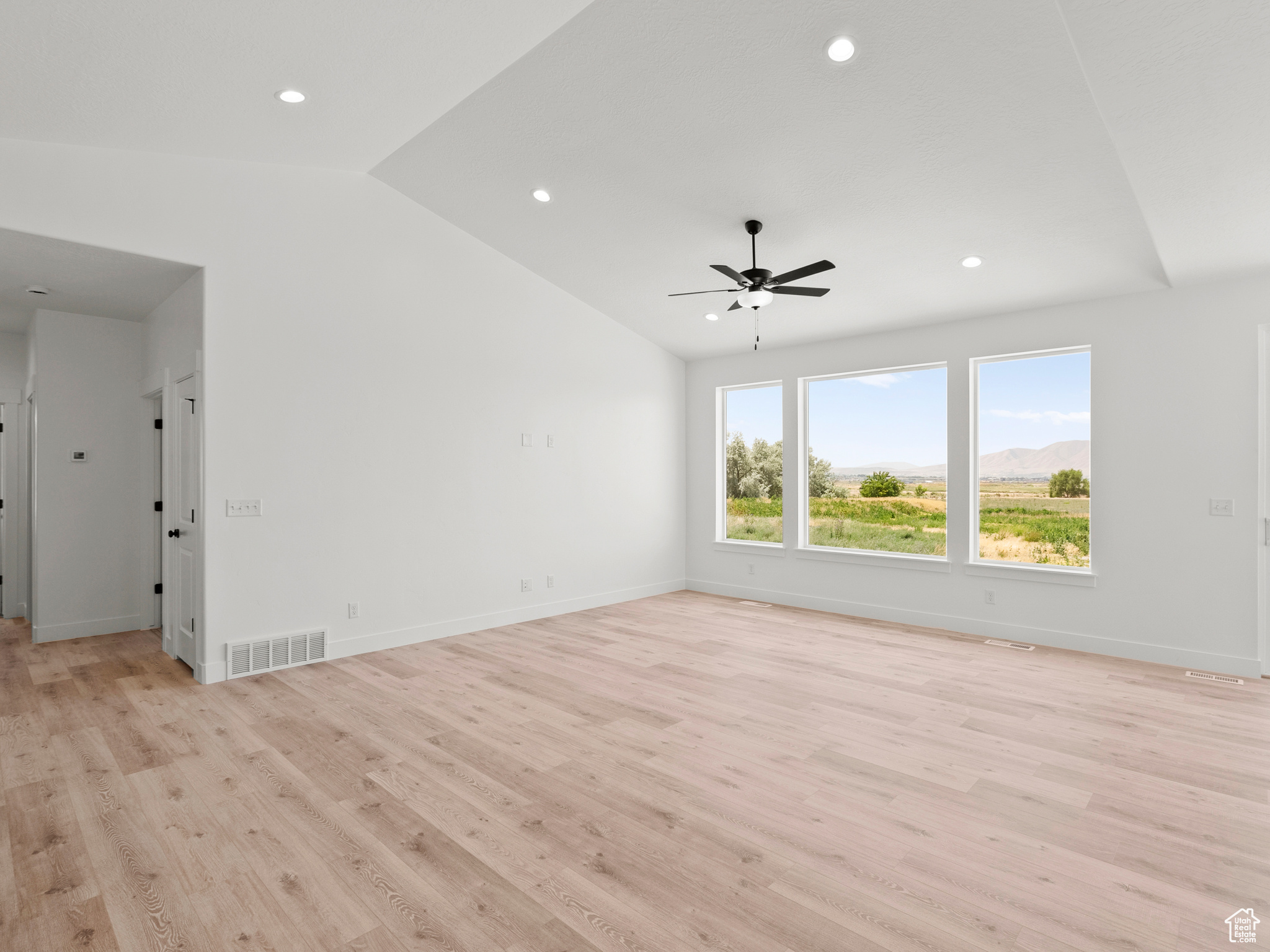 MOONLIGHT VILLAGE - Residential