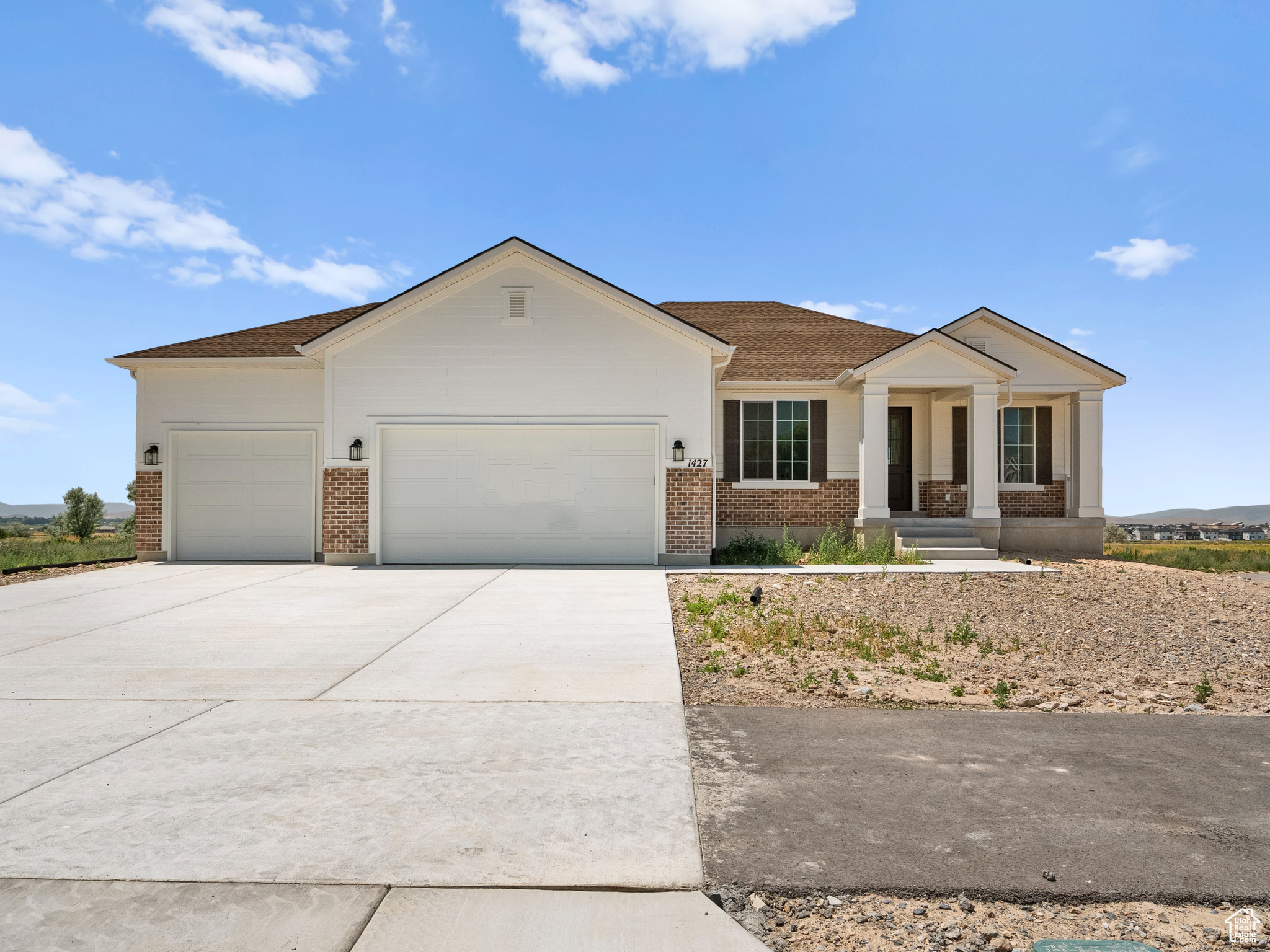 MOONLIGHT VILLAGE - Residential