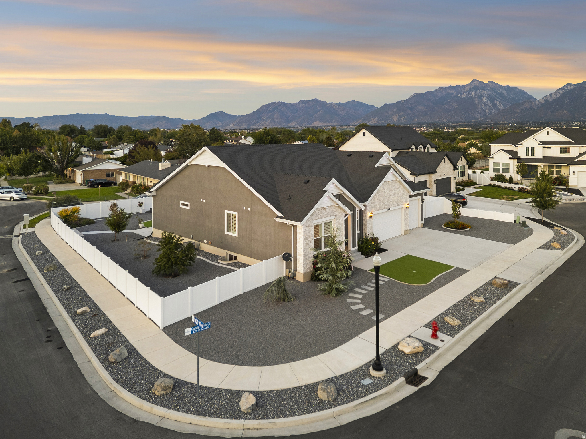 CAMDEN FIELDS - Residential