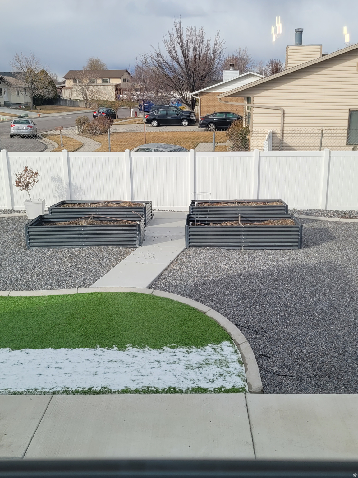 CAMDEN FIELDS - Residential