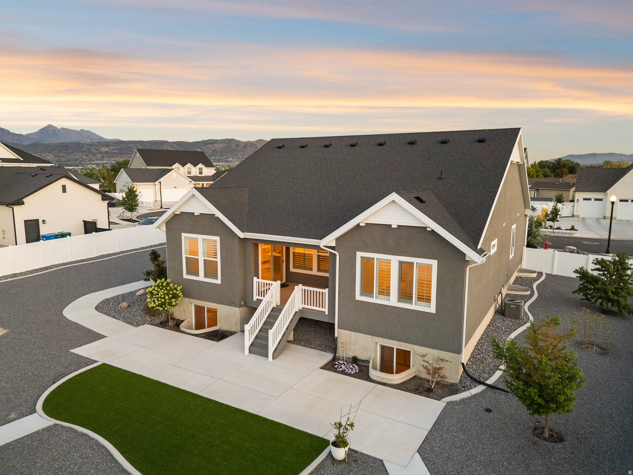 CAMDEN FIELDS - Residential