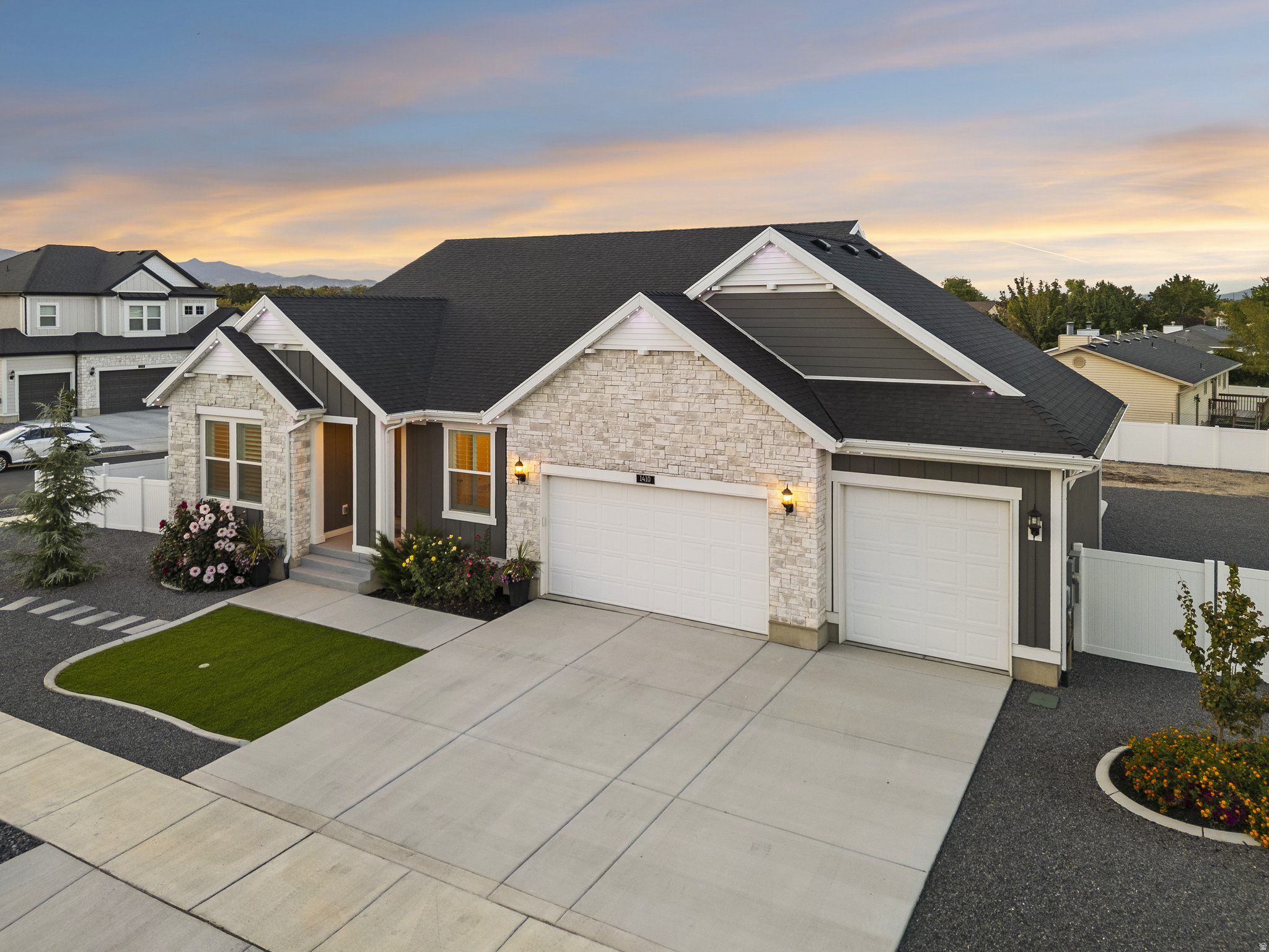 CAMDEN FIELDS - Residential