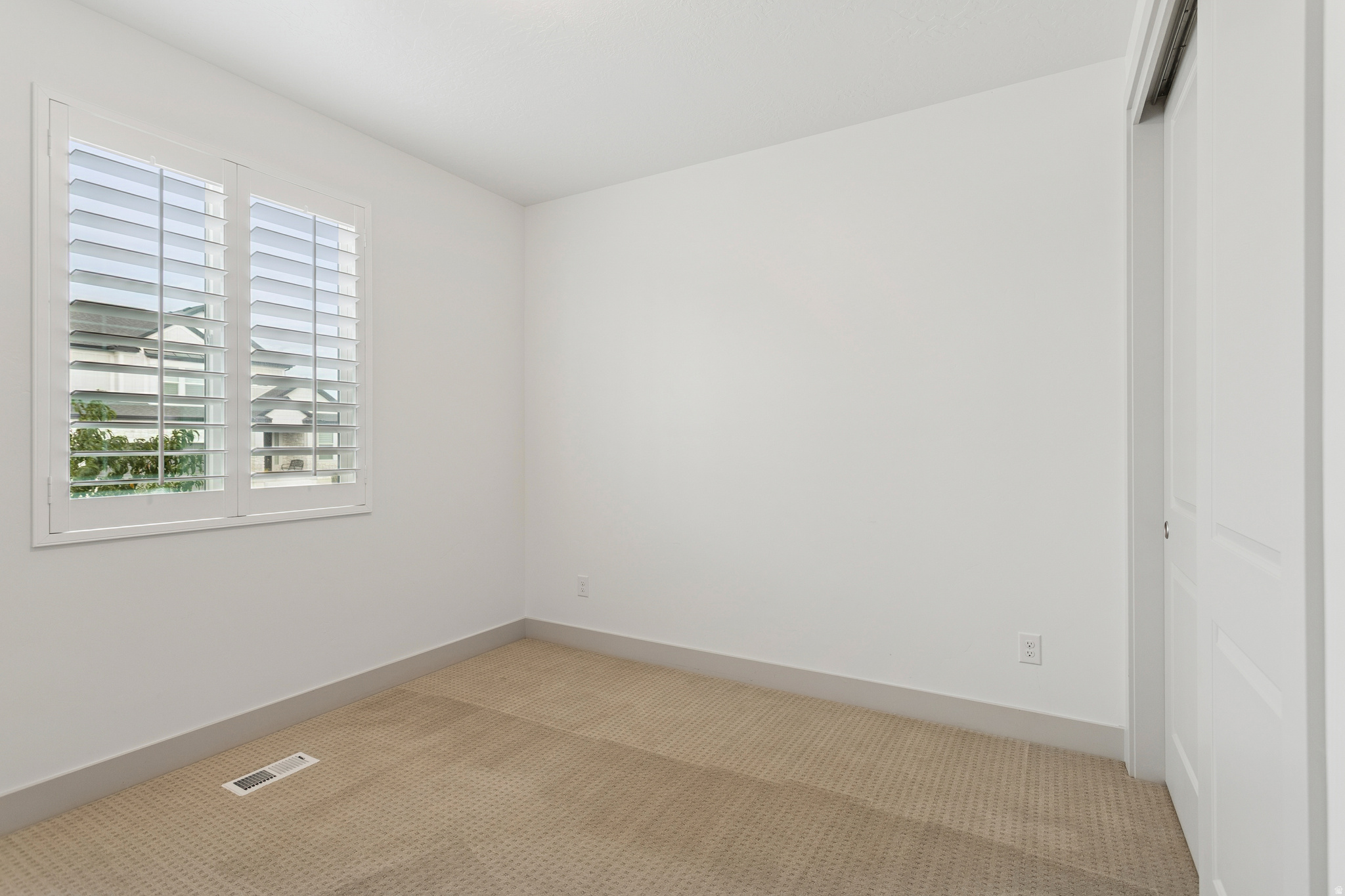 CAMDEN FIELDS - Residential