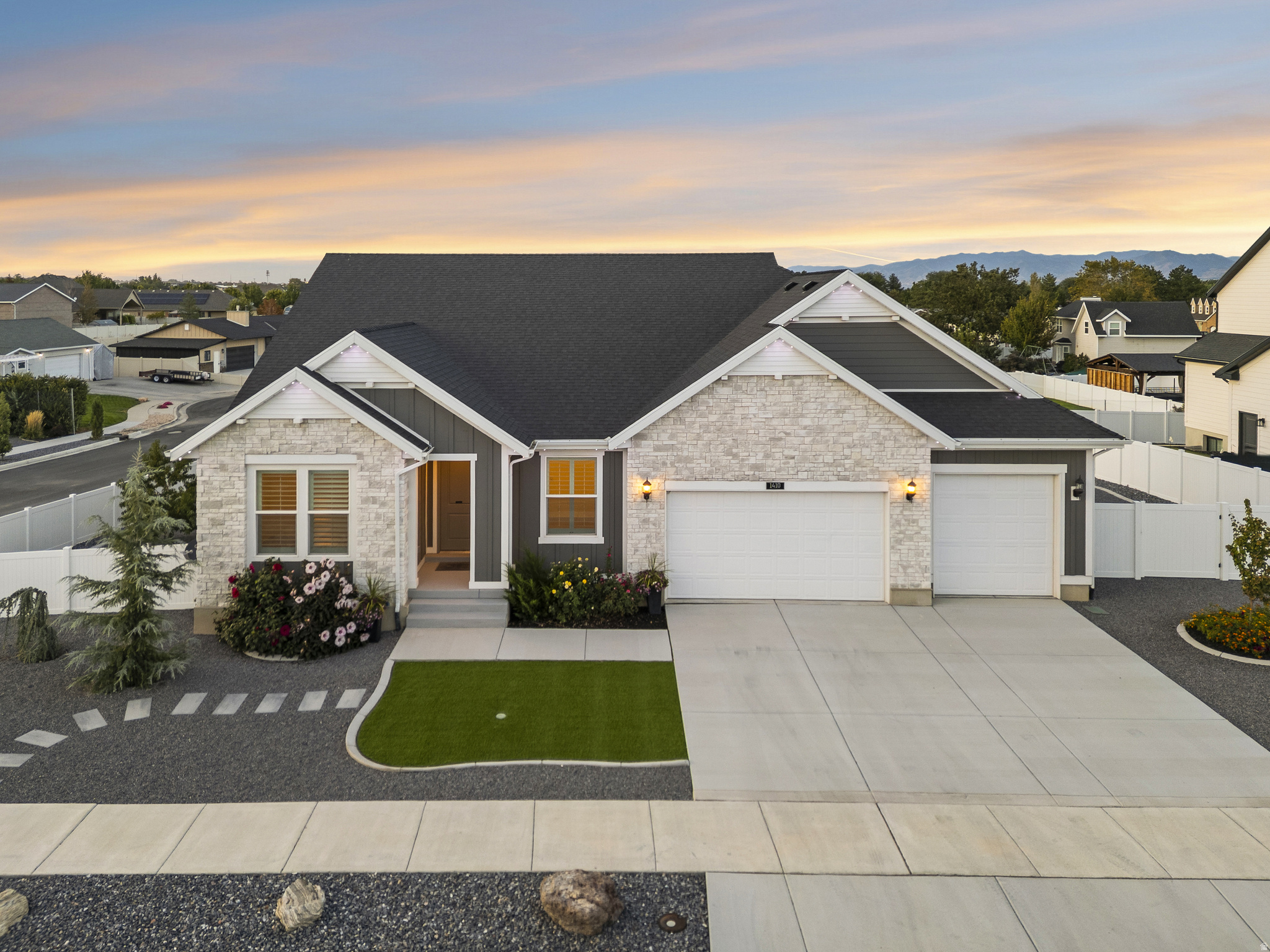 CAMDEN FIELDS - Residential