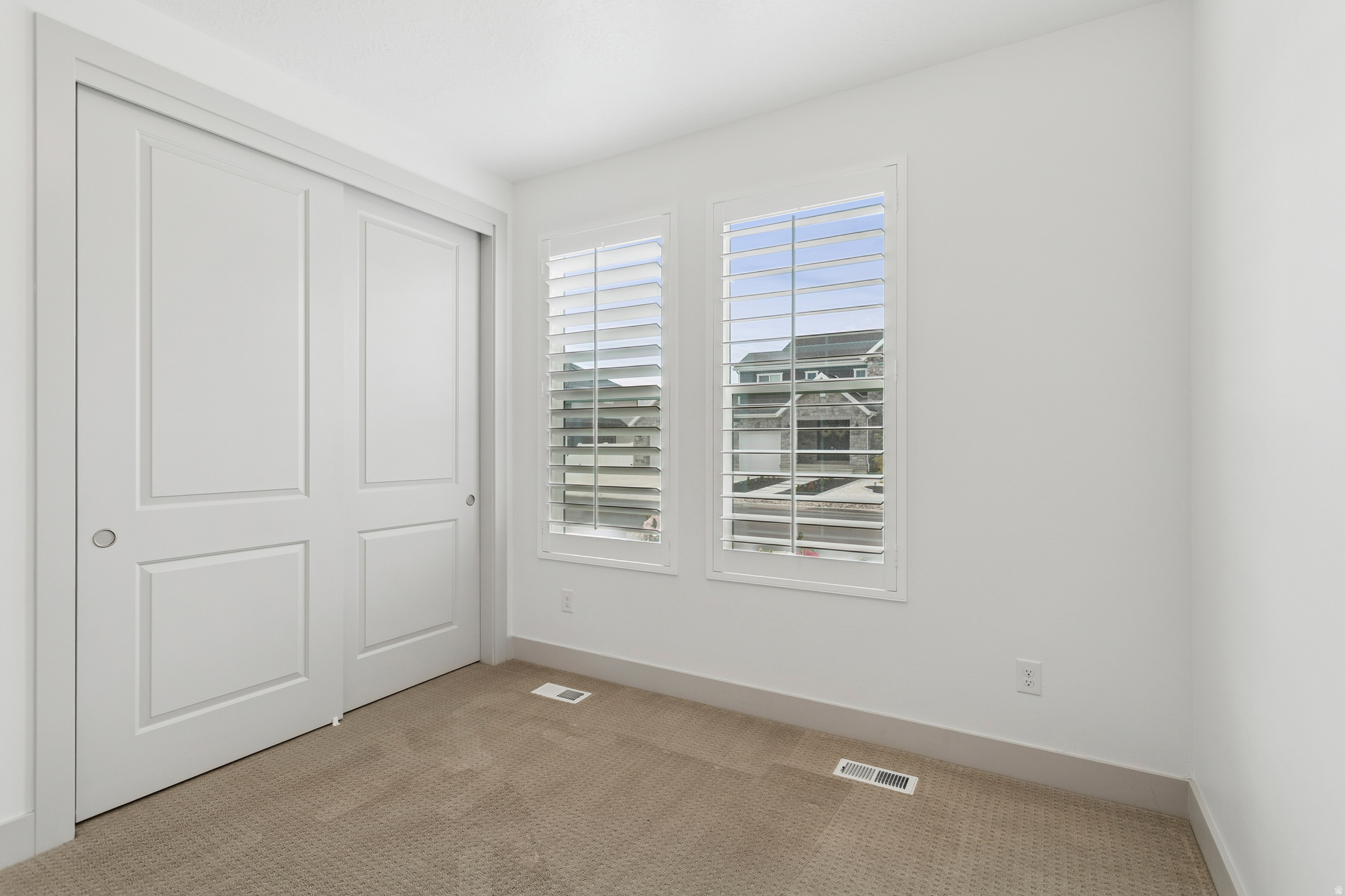 CAMDEN FIELDS - Residential