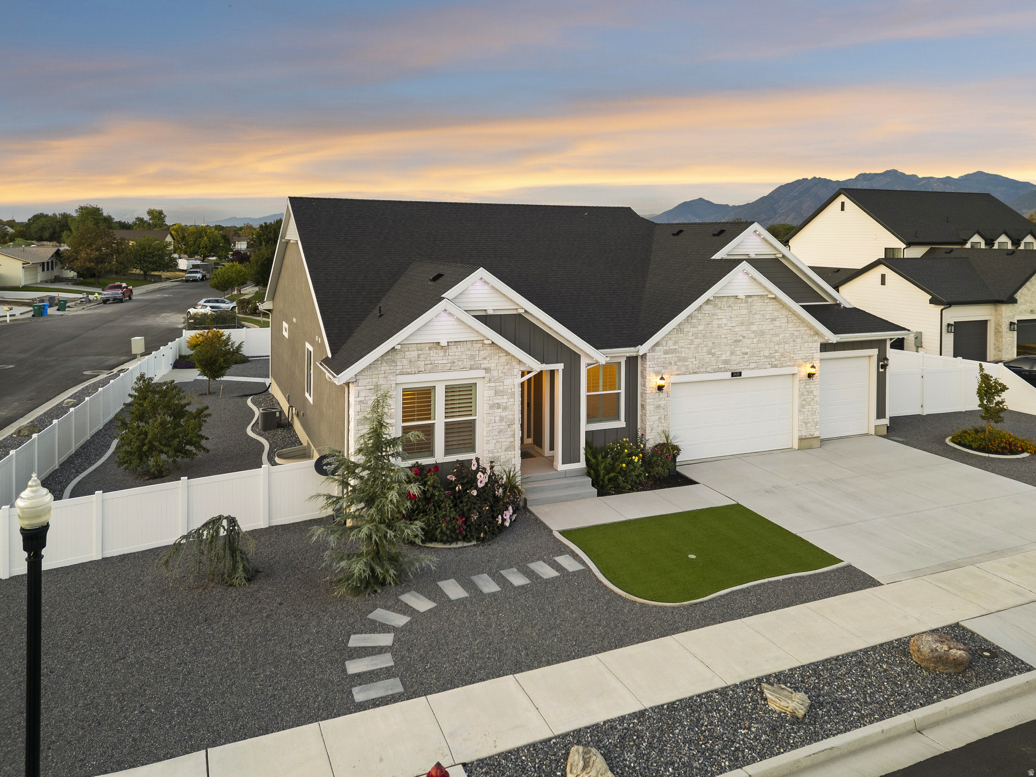 CAMDEN FIELDS - Residential