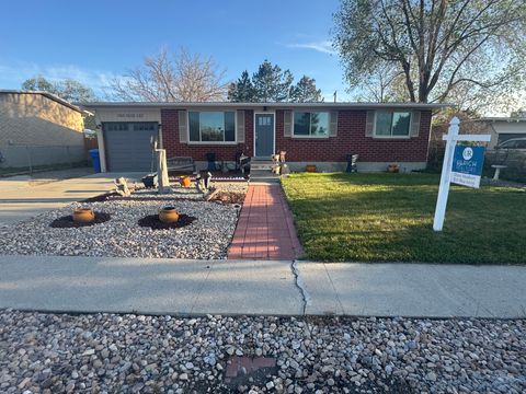 Photo of 1150 E SEGO LILY DR S, Sandy, UT 84094 (MLS # 2154124)