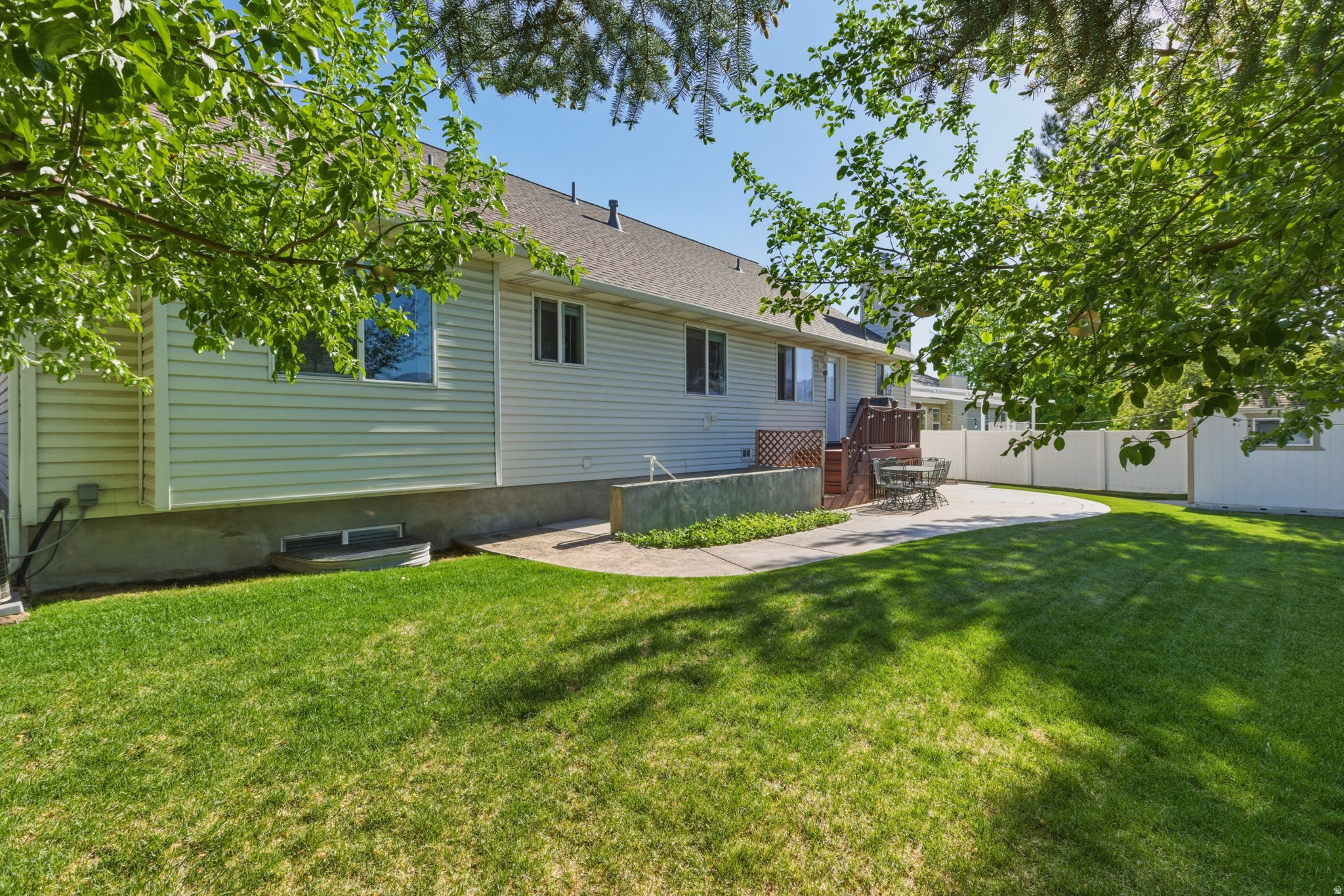 PINE MEADOWS - Residential