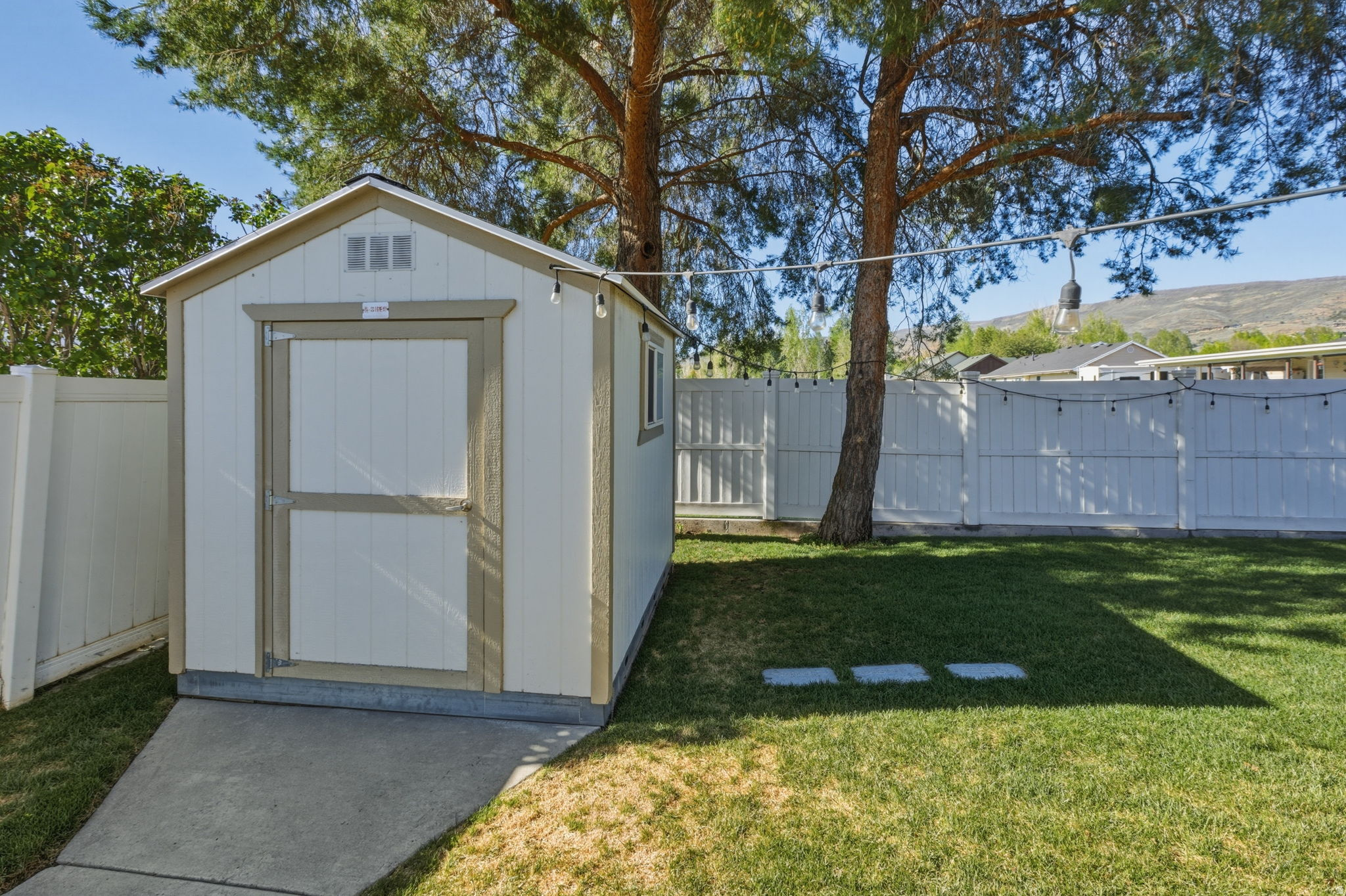 PINE MEADOWS - Residential