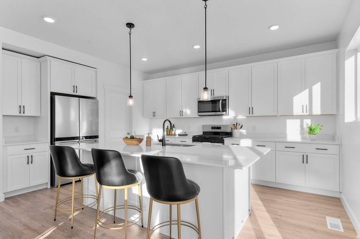 MOUNTAINSIDE ESTATES - Residential