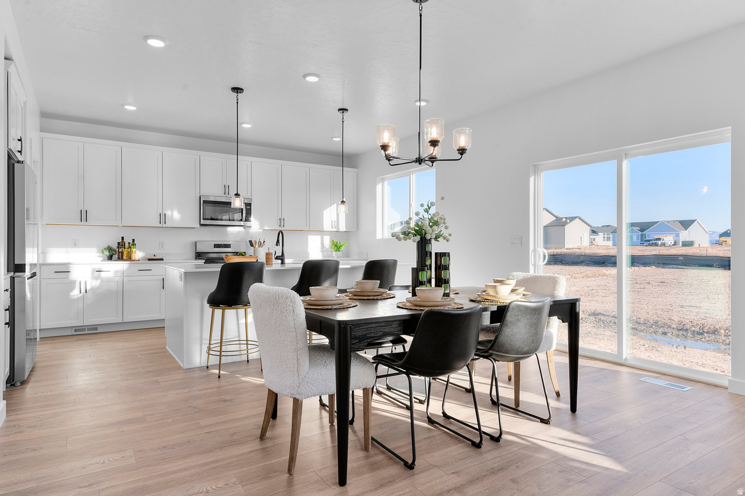 MOUNTAINSIDE ESTATES - Residential