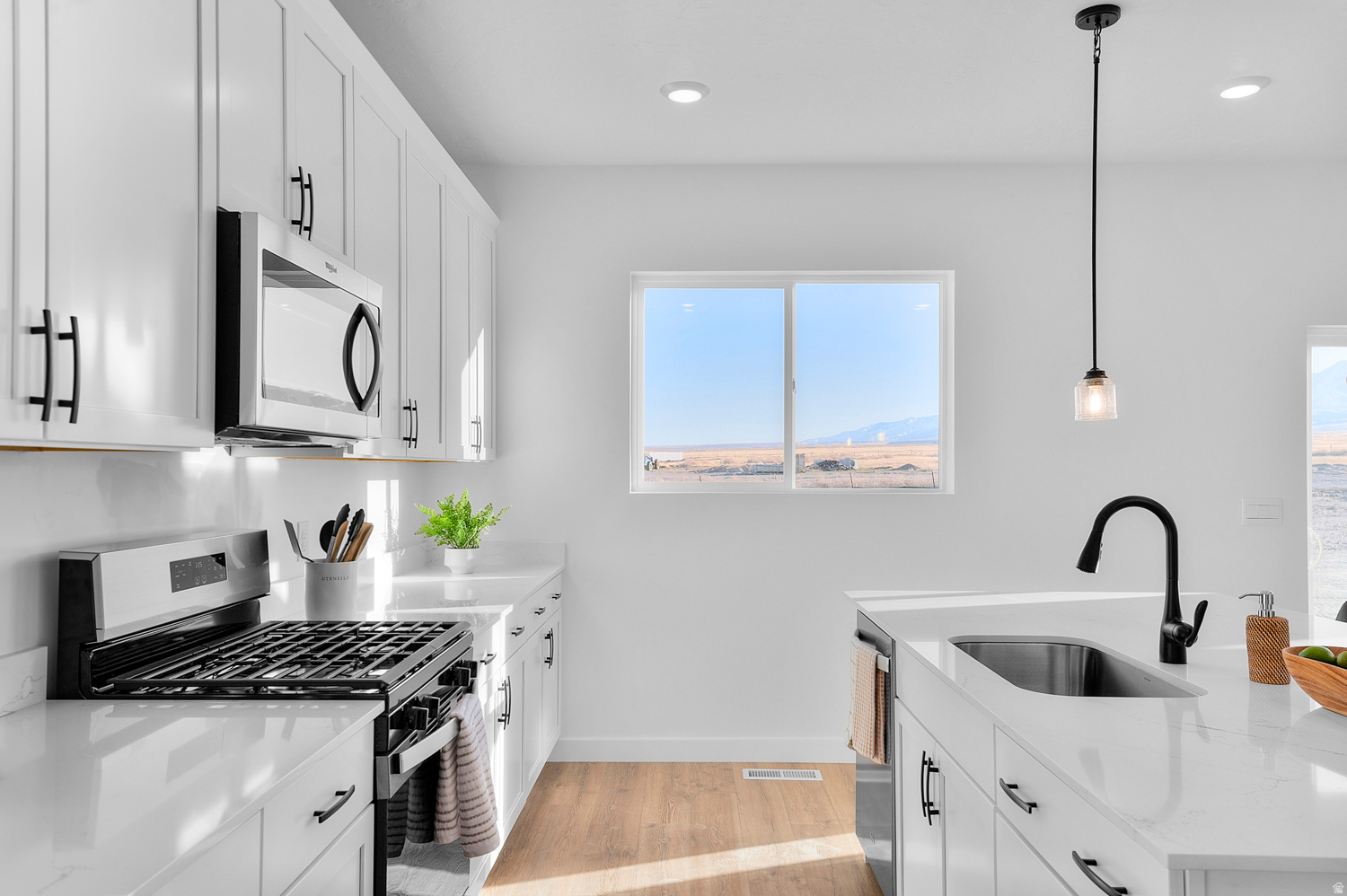 MOUNTAINSIDE ESTATES - Residential