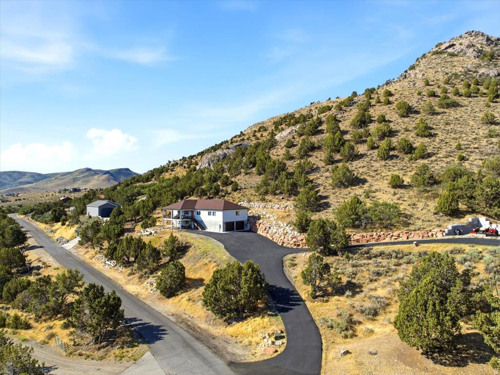 Photo of 13802 S MOUNT SHAGGY DR, Herriman, UT 84096 (MLS # 2173631)
