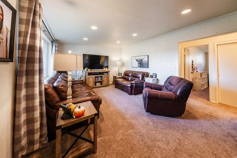 Tiny photo for 1523 N SHERMA AVE W, Layton, UT 84041 (MLS # 2120623)