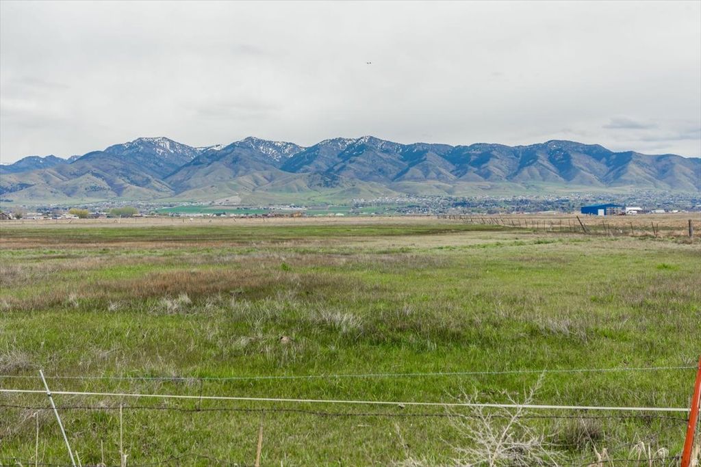 Photo of 1001 W 4200 N, Smithfield, UT 84335 (MLS # 2146537)