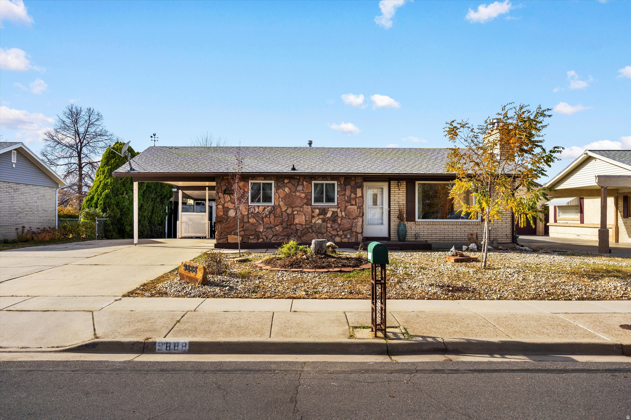 TORRY PINES - Residential