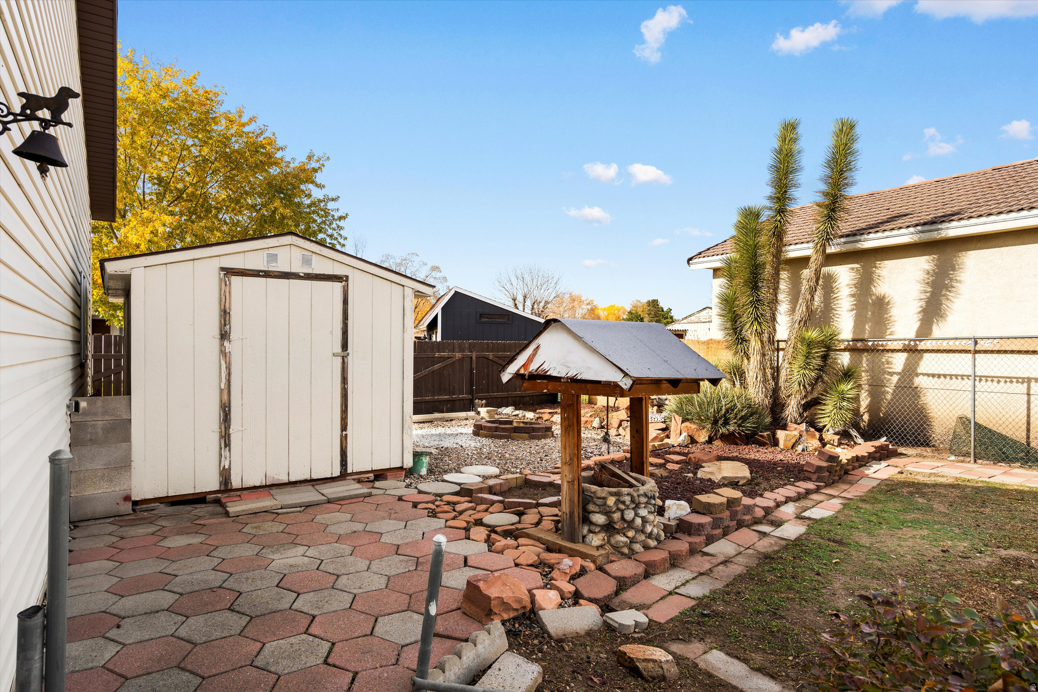 TORRY PINES - Residential