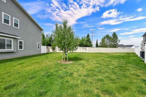 Tiny photo for 6483 S ASPEN LN, South Weber, UT 84405 (MLS # 2164068)