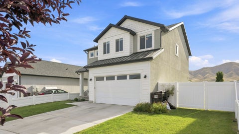 Photo of 3564 N FINCH LN, Eagle Mountain, UT 84005 (MLS # 2180630)