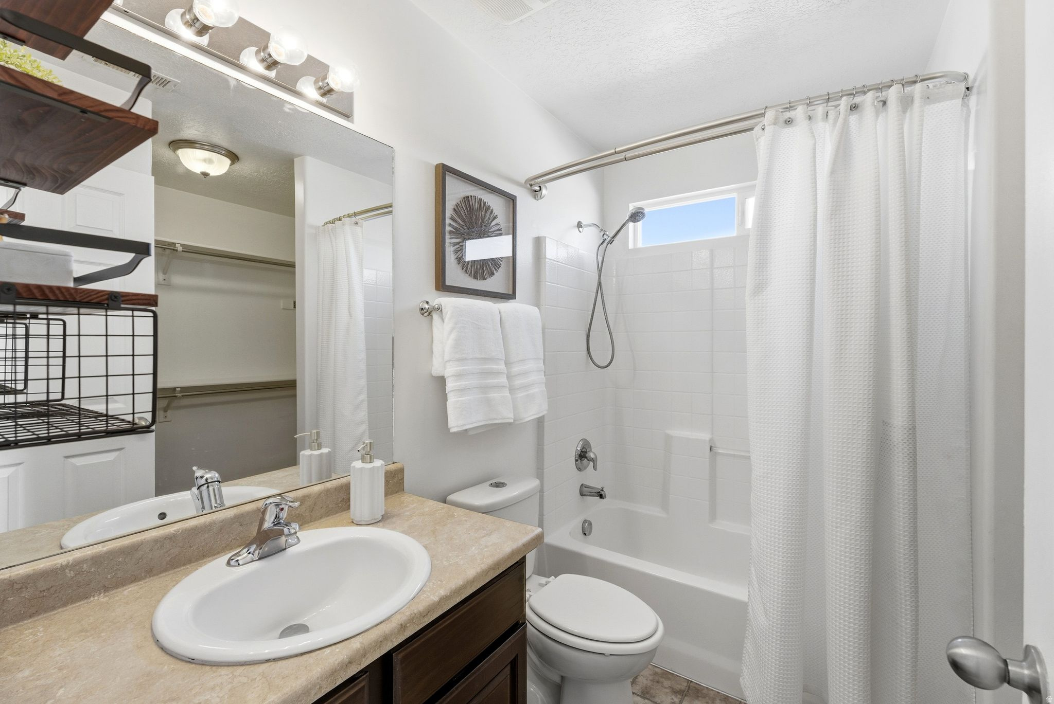 DAYBREAK - Residential