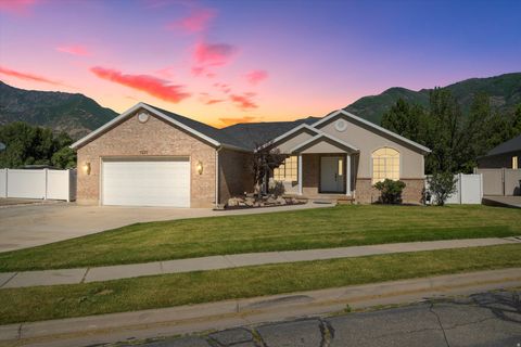 Homes For Sale - 7830 S Cedar Loop Dr<br/> South Weber, UT 84405