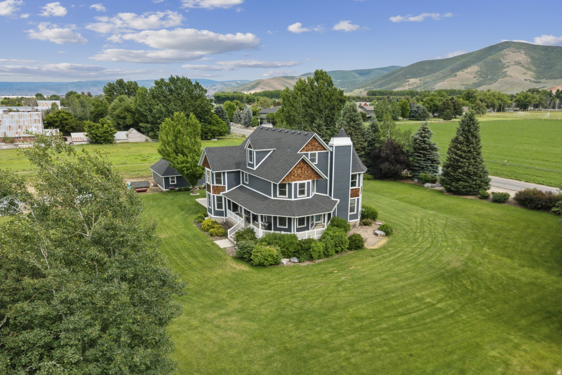 CHARLESTON - Residential