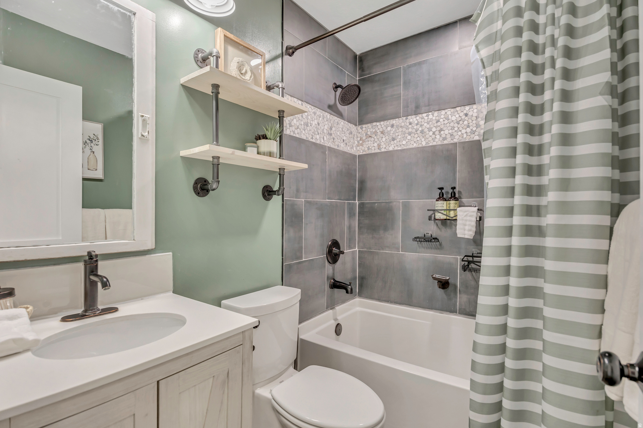 WOOD CREEK # 5 - Residential