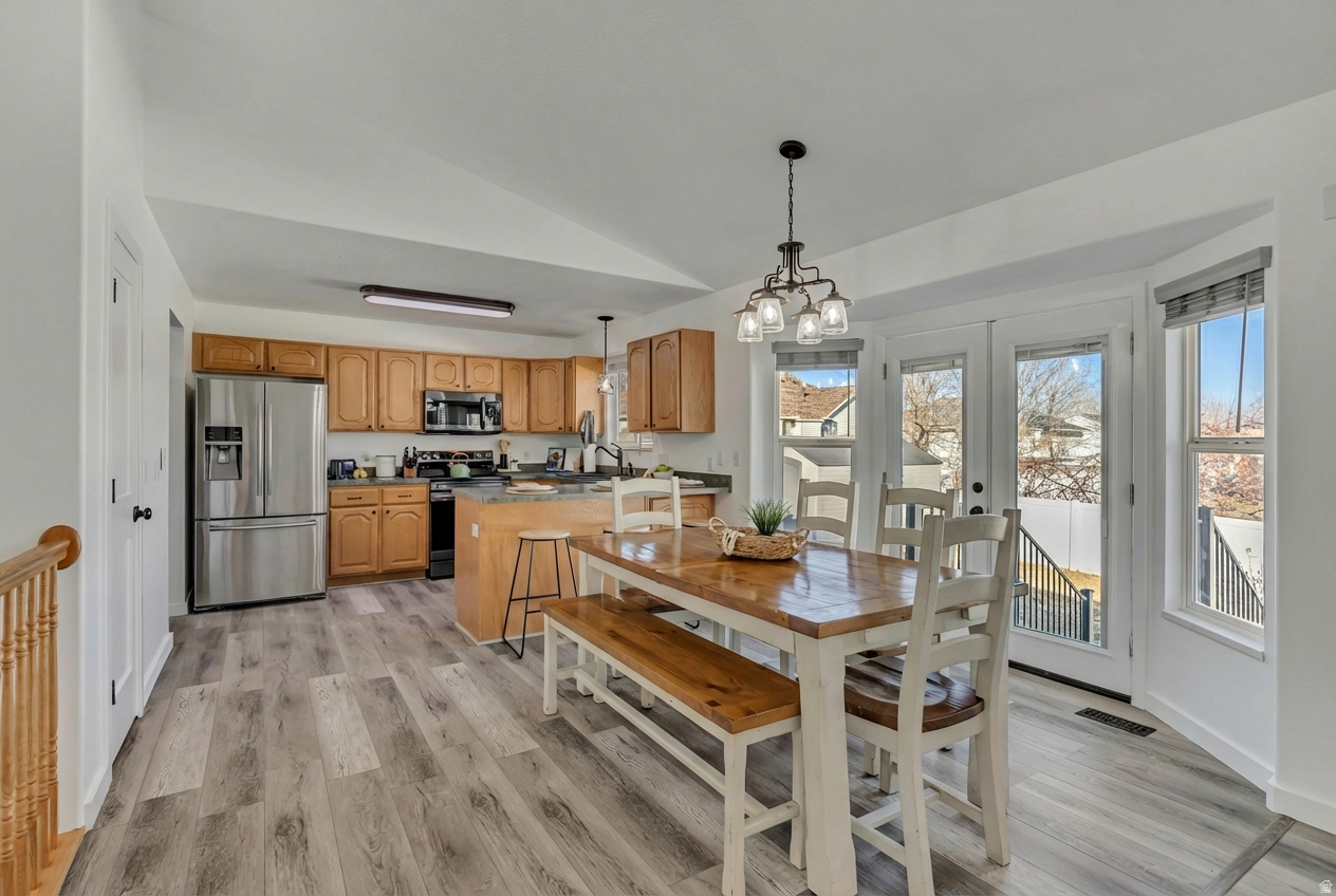 WOOD CREEK # 5 - Residential