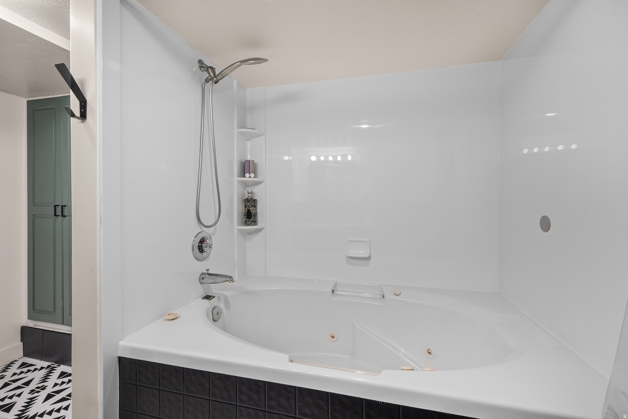 HOLLADAY HILLS - Residential