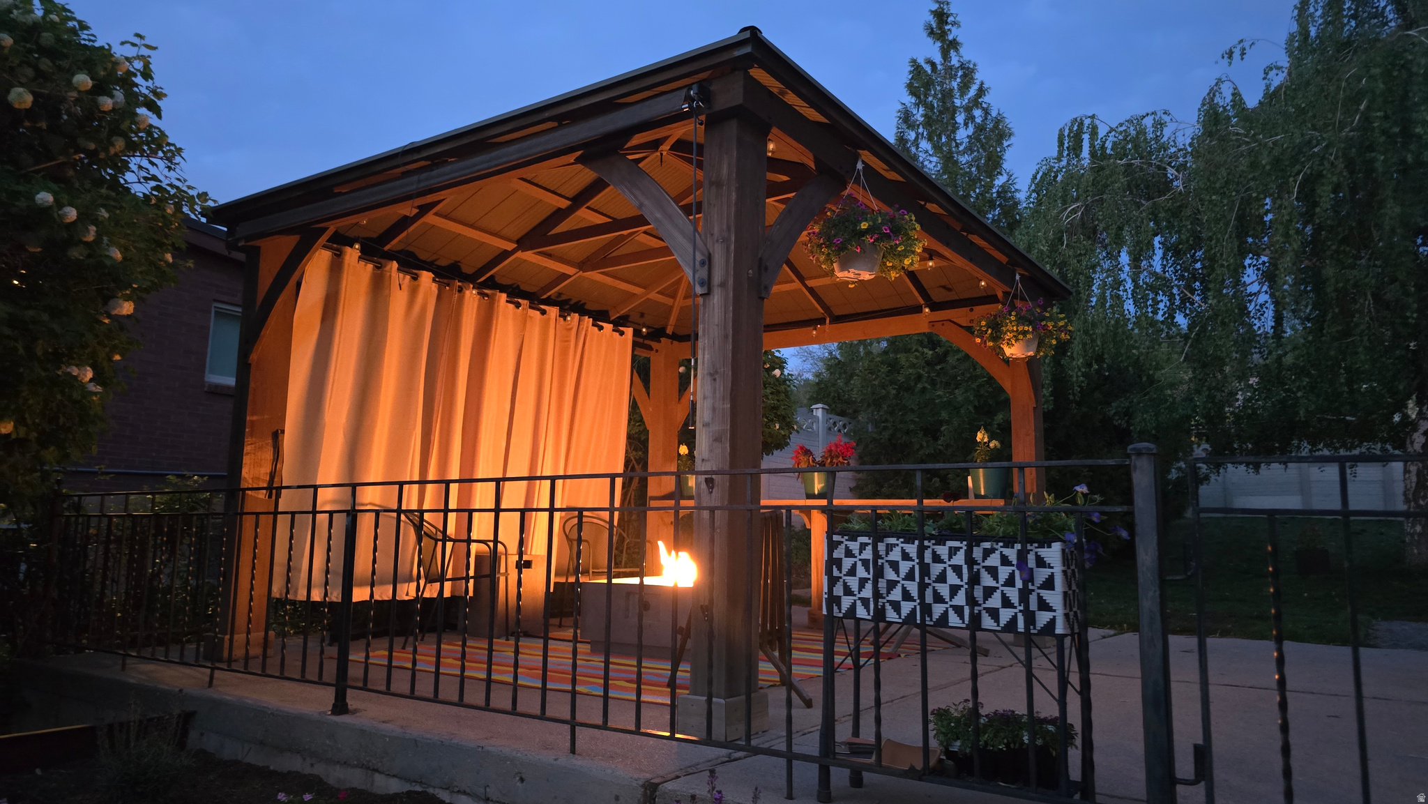 HOLLADAY HILLS - Residential