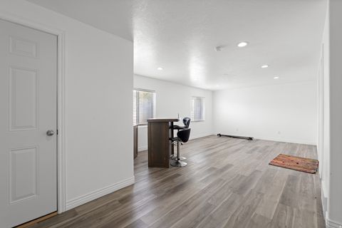 Tiny photo for 1579 S 910 W, Payson, UT 84651 (MLS # 2126301)