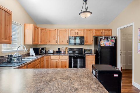 Tiny photo for 1579 S 910 W, Payson, UT 84651 (MLS # 2126301)
