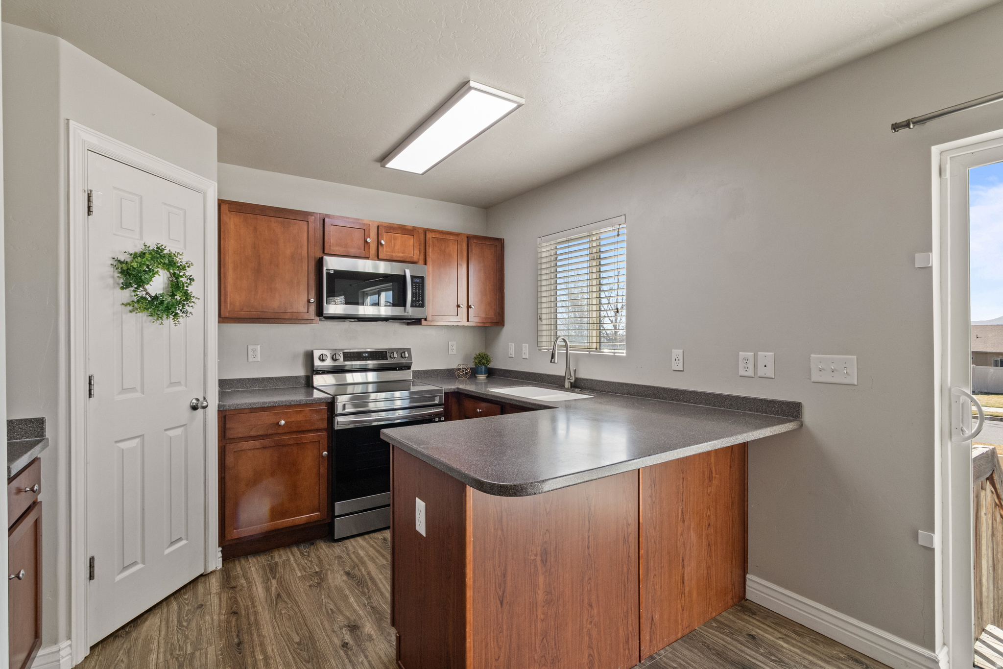 SARATOGA CHASE - Residential