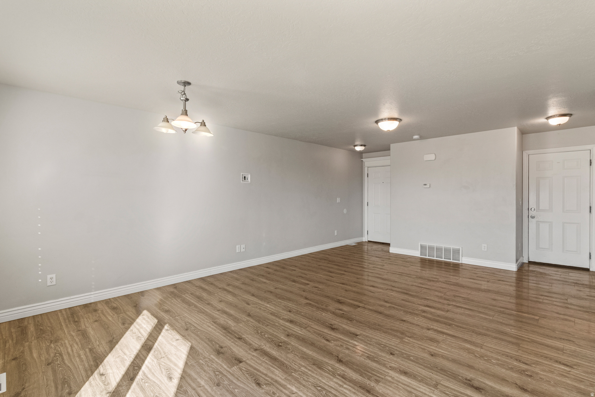 SARATOGA CHASE - Residential