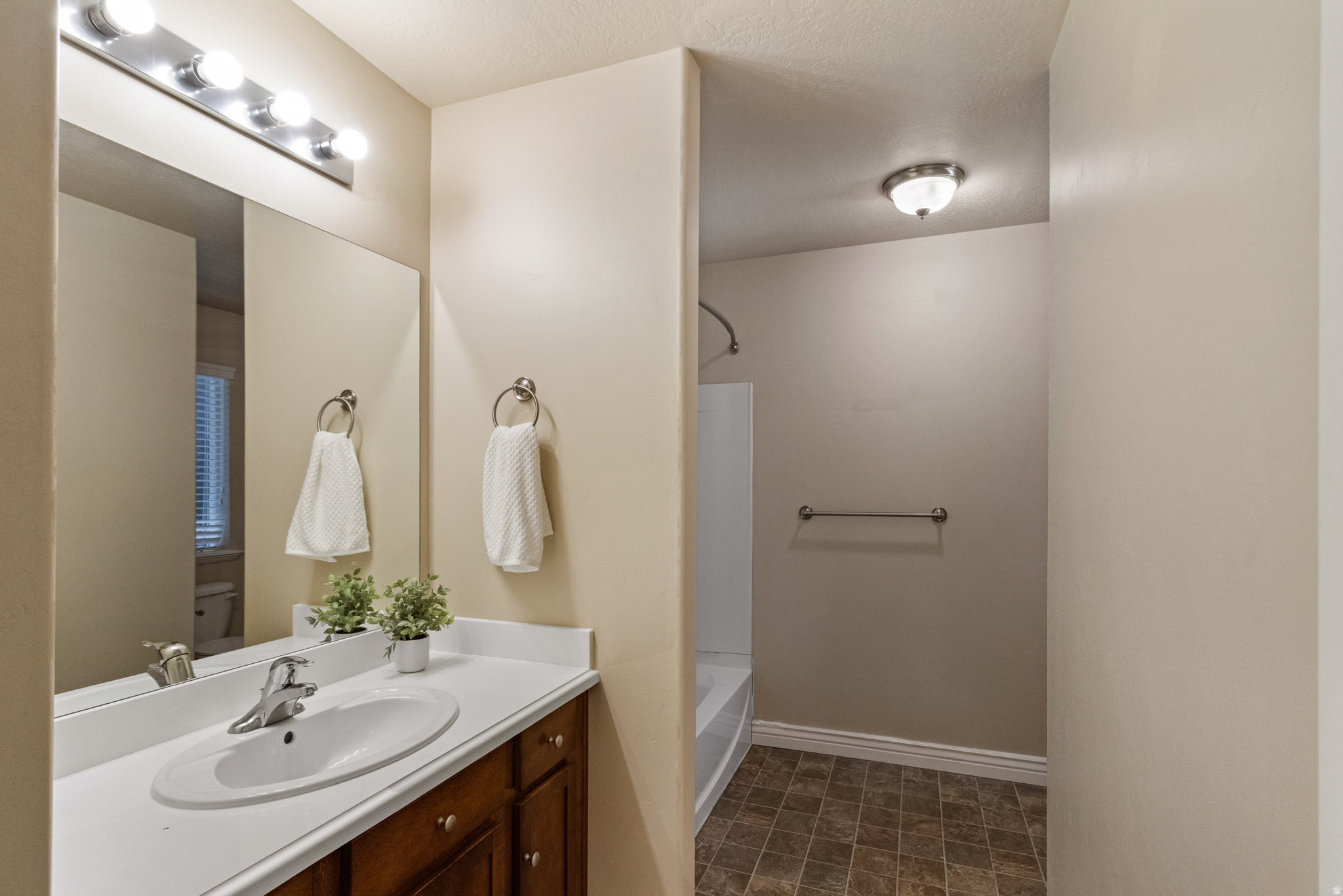 SARATOGA CHASE - Residential