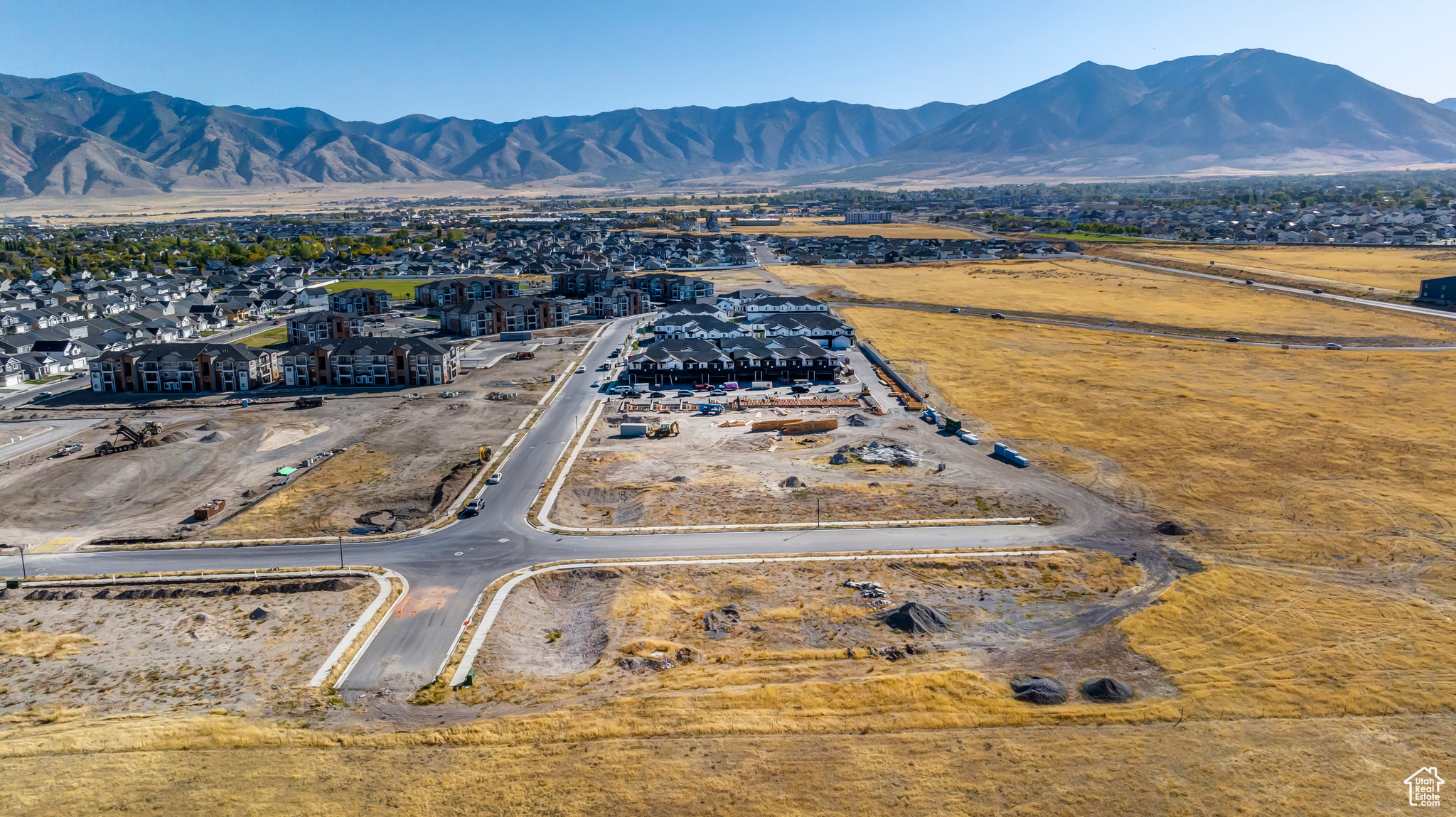 LEXINGTON TOWN HOMES - Residential