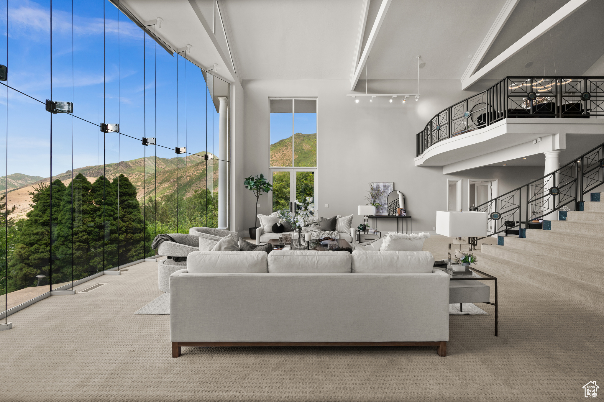 MT OLYMPUS COVE #12 - Residential