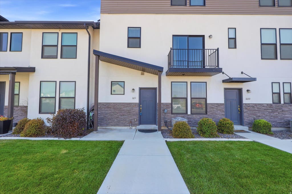 Photo of 1631 N 1350 E, Payson, UT 84651 (MLS # 2176780)