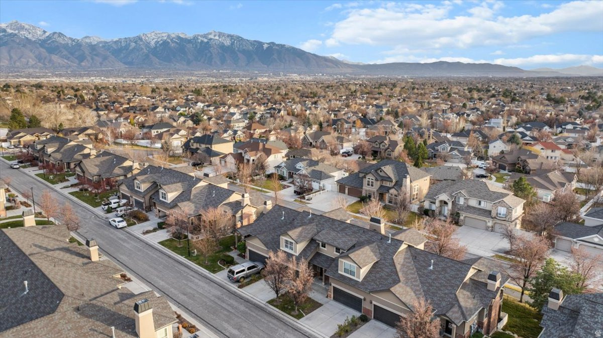 TOWNS AT IVORY HIGHLANDS - Residential