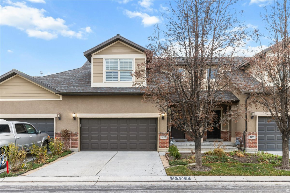 TOWNS AT IVORY HIGHLANDS - Residential