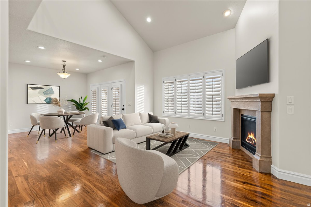 TOWNS AT IVORY HIGHLANDS - Residential