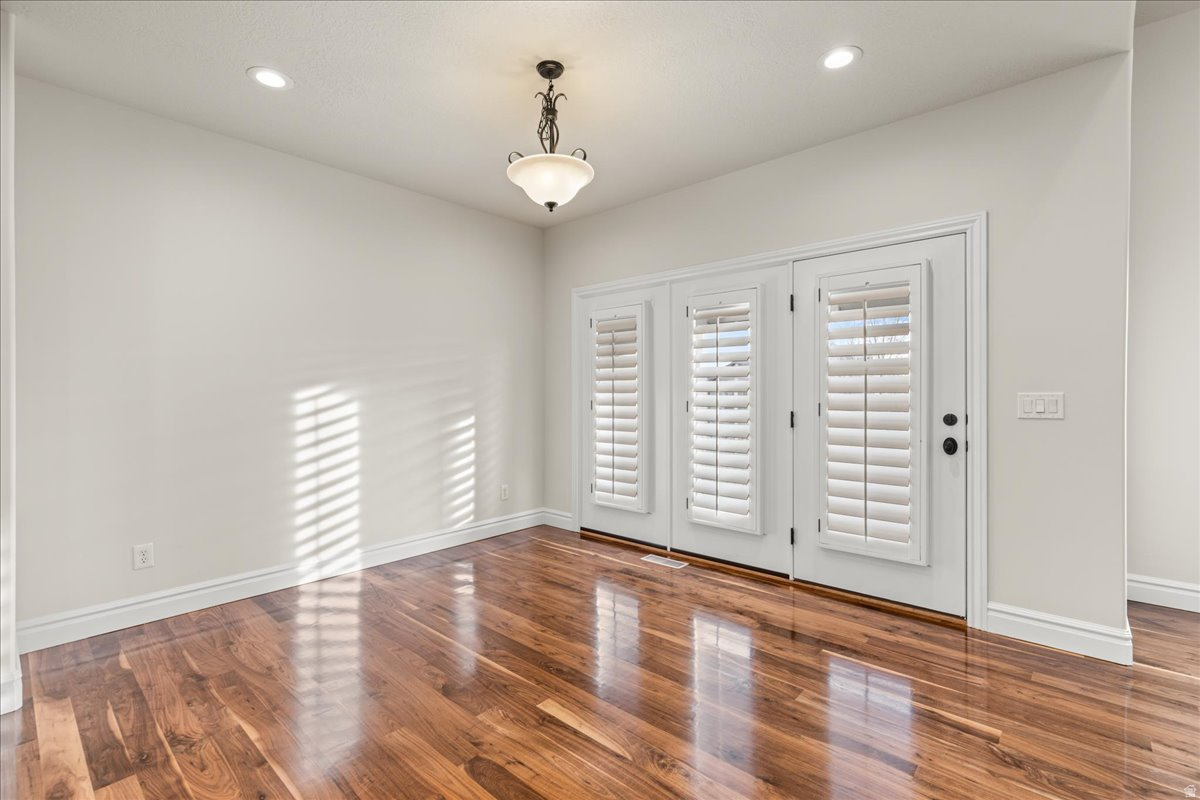 TOWNS AT IVORY HIGHLANDS - Residential